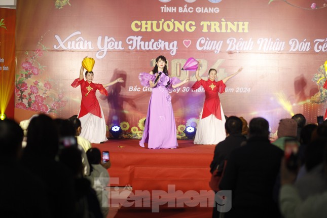 Tuổi trẻ Bắc Giang mang Tết ấm đến bệnh nhân khó khăn ảnh 2