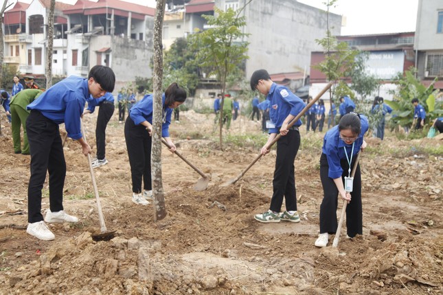 Tuổi trẻ Bắc Giang thi công 300 công trình trong Tháng Thanh niên ảnh 5