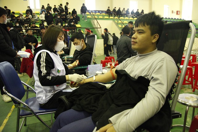 Hơn 1.600 đoàn viên thanh niên tham dự hiến máu Chủ Nhật Đỏ tại Bắc Ninh ảnh 10