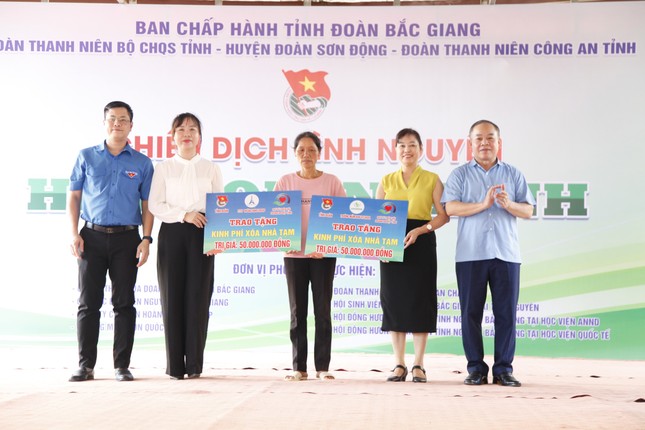 Sôi nổi tình nguyện hành quân xanh ở Bắc Giang ảnh 2