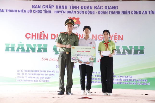 Sôi nổi tình nguyện hành quân xanh ở Bắc Giang ảnh 6