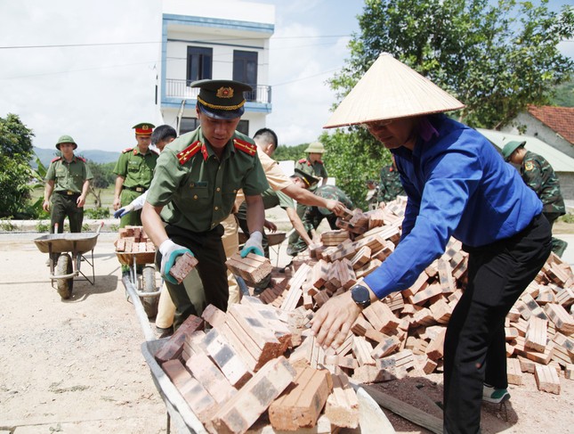 Sôi nổi tình nguyện hành quân xanh ở Bắc Giang ảnh 3