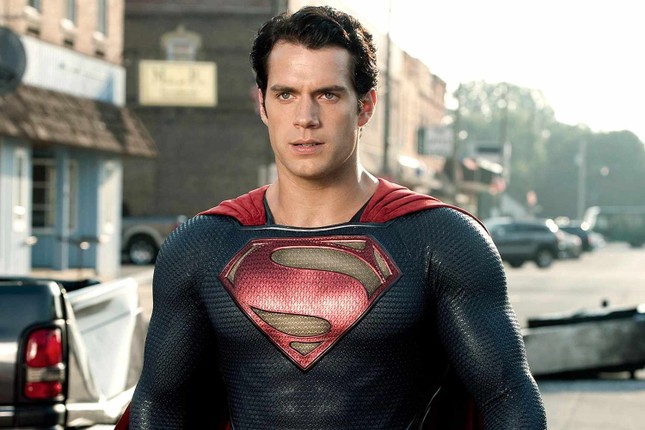 Không chỉ "quyến rũ nhất thế giới", Henry Cavill còn có biệt danh "mỹ nam mọt sách" ảnh 1