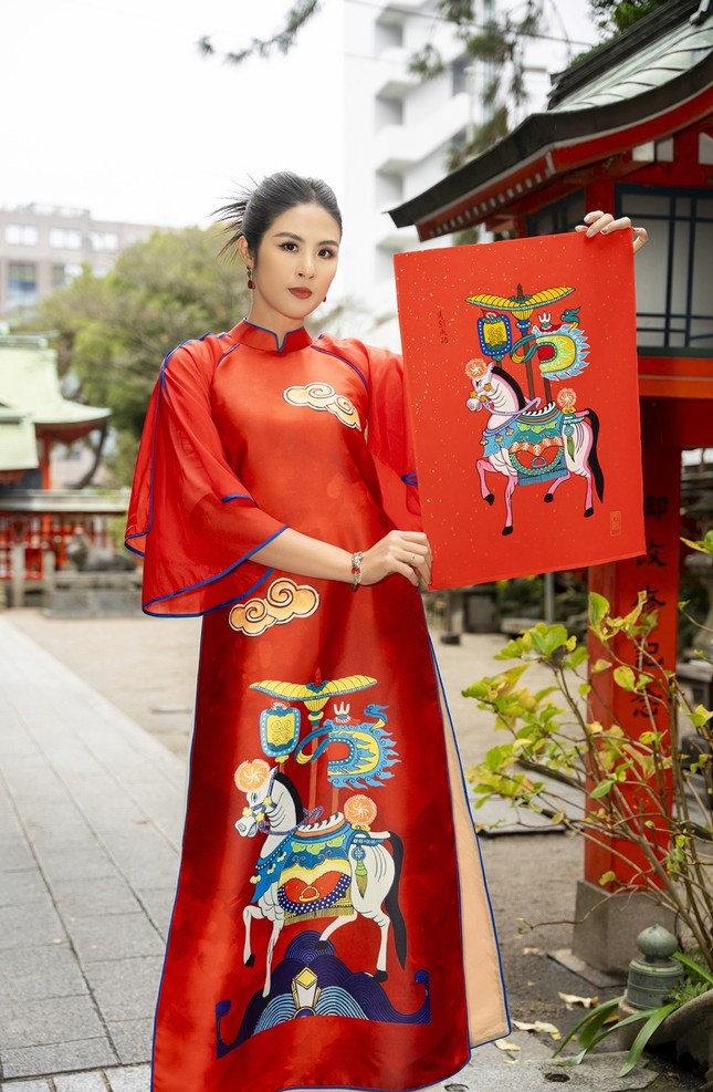 Để quảng bá văn hóa Việt Nam, Hoa hậu Ngọc Hân chấp nhận làm điều này trong cái rét 2 độ C ảnh 5