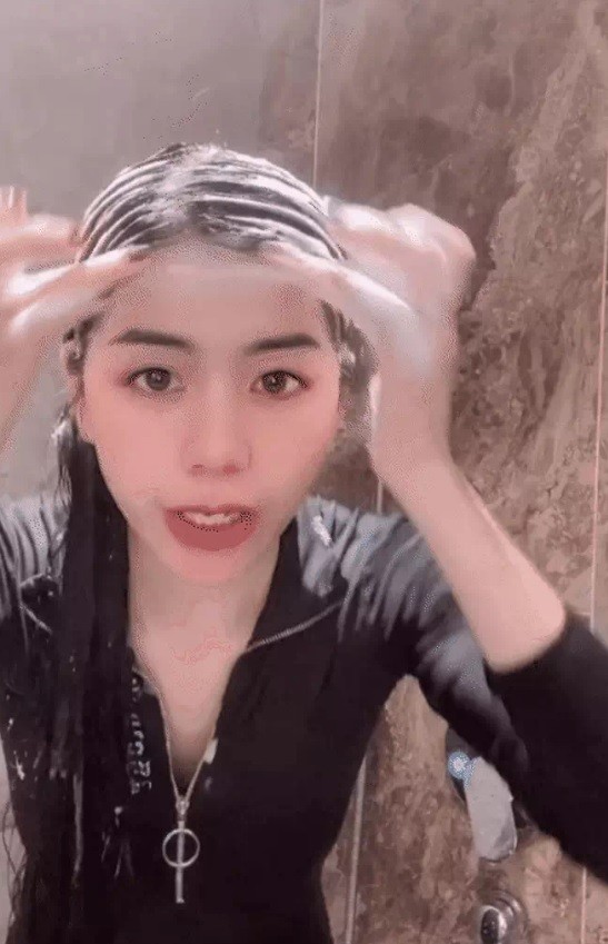 Muốn có mái tóc đẹp như Hằng Du Mục, nhớ thay đổi thói quen này khi gội đầu ảnh 6
