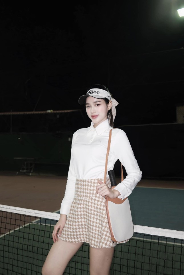 Hoa hậu Đỗ Thị Hà chuẩn mỹ nhân mặc đẹp nhất làng pickleball, set đồ nào cũng đỉnh ảnh 8