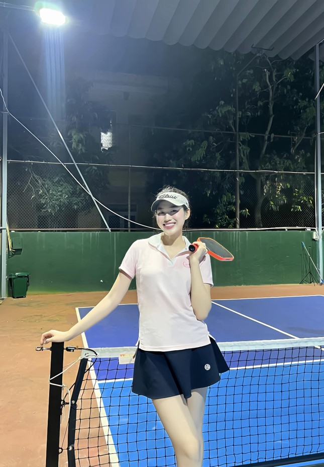 Hoa hậu Đỗ Thị Hà chuẩn mỹ nhân mặc đẹp nhất làng pickleball, set đồ nào cũng đỉnh ảnh 4