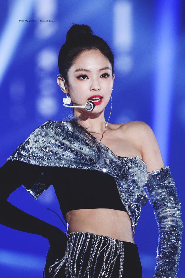 Thế nào là bờ vai đẹp chuẩn trong mắt người Hàn? Nhìn Jennie (BLACKPINK) là biết! ảnh 5