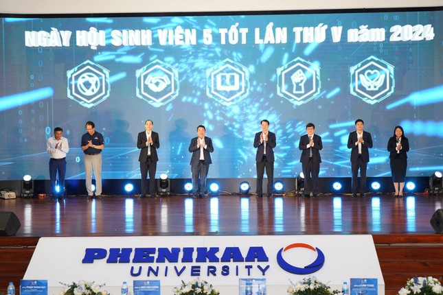 Hơn 5.000 sinh viên Hà Nội tham gia ngày hội Sinh viên 5 tốt ảnh 1