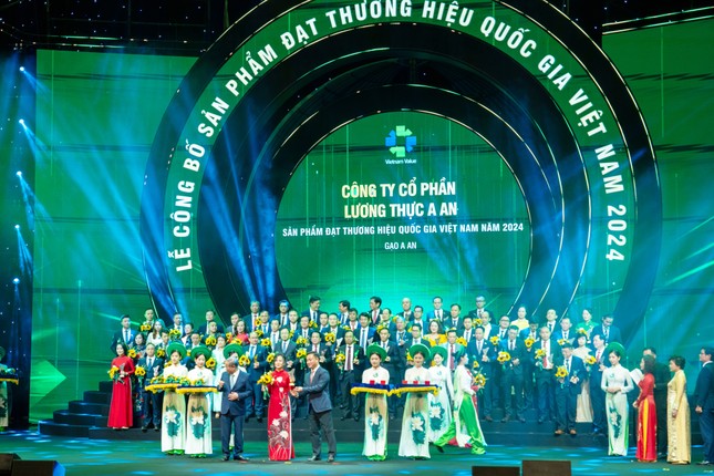 Gạo AAN lần thứ hai liên tiếp nhận giải thưởng Thương hiệu Quốc gia năm 2024 ảnh 1