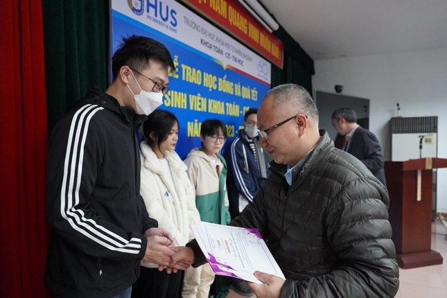 48 sinh viên nhận học bổng từ Chương trình trọng điểm quốc gia phát triển Toán học ảnh 1