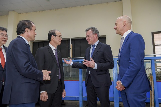 Hỗ trợ trường đại học xây dựng khu thí nghiệm động rừng ngập mặn ảnh 1