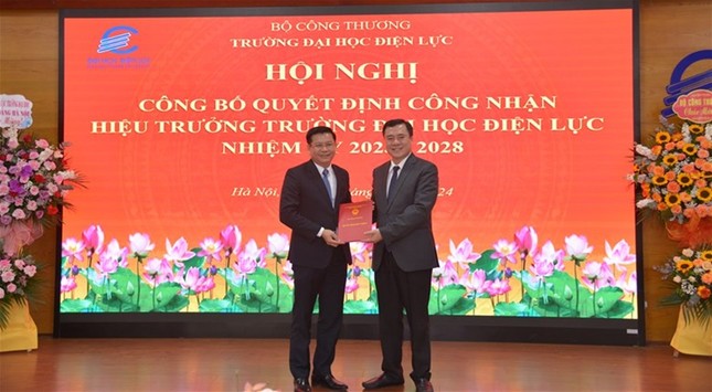 Công bố Quyết định công nhận Hiệu trưởng Trường Đại học Điện lực ảnh 1
