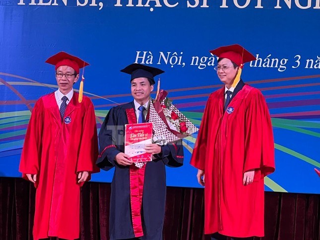 Hiệu trưởng Trường Đại học Sư phạm Hà Nội: Nhà giáo đừng bao giờ để ngọn lửa đam mê nguội lạnh ảnh 1