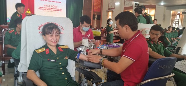 Phát động phong trào hiến máu tình nguyện trong tuổi trẻ Quân đội năm 2024 ảnh 2