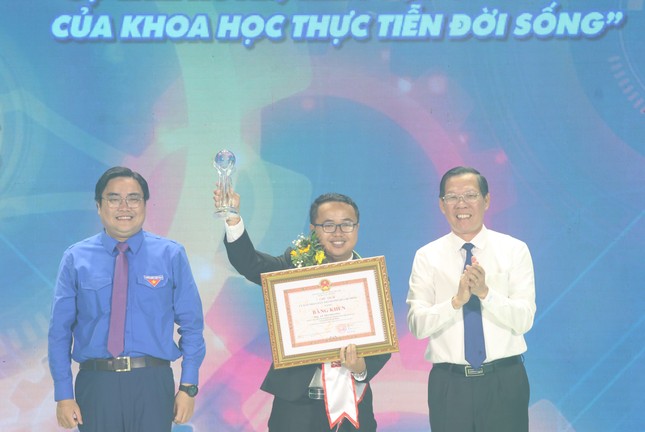 Tuyên dương 14 công dân trẻ tiêu biểu TPHCM năm 2023 ảnh 2