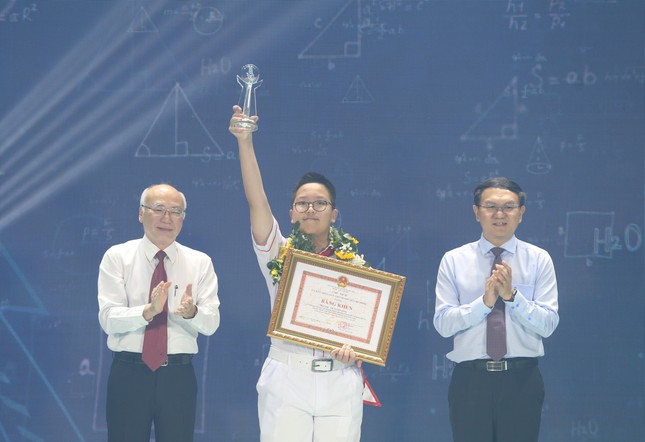 Tuyên dương 14 công dân trẻ tiêu biểu TPHCM năm 2023 ảnh 5