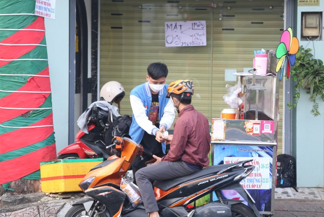 Chàng sinh viên bán bánh mì nuôi khát vọng ‘kiểm soát’ bầu trời ảnh 4