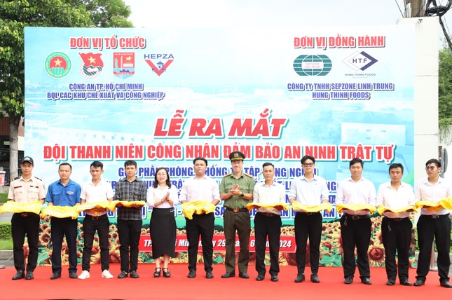 Ra mắt đội hình Thanh niên công nhân phòng chống gây rối an ninh trật tự tại địa bàn khu công nghiệp ảnh 1