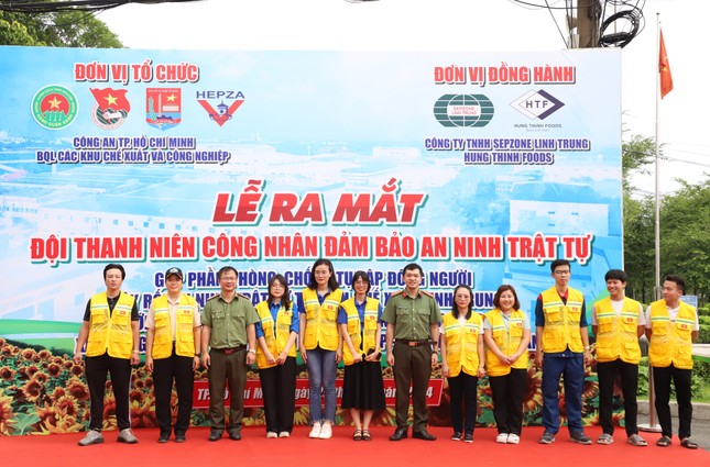 Ra mắt đội hình Thanh niên công nhân phòng chống gây rối an ninh trật tự tại địa bàn khu công nghiệp ảnh 2