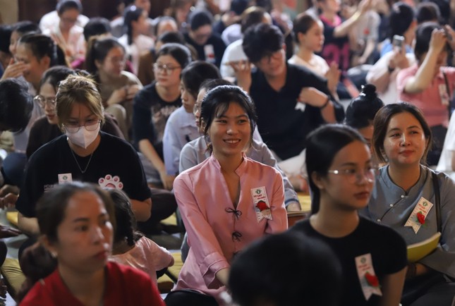Lễ chùa mùa Vu lan, rưng rưng nước mắt nhớ ơn sinh thành ảnh 3