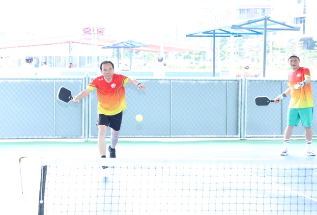 Bí thư Thành ủy TPHCM thi đấu pickleball chung tay ủng hộ đồng bào vùng bão lũ ảnh 2