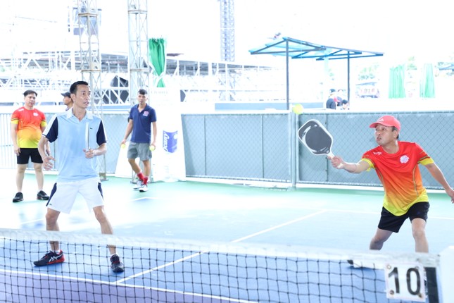 Bí thư Thành ủy TPHCM thi đấu pickleball chung tay ủng hộ đồng bào vùng bão lũ ảnh 3