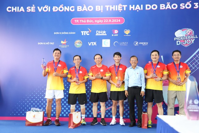 Bí thư Thành ủy TPHCM thi đấu pickleball chung tay ủng hộ đồng bào vùng bão lũ ảnh 8