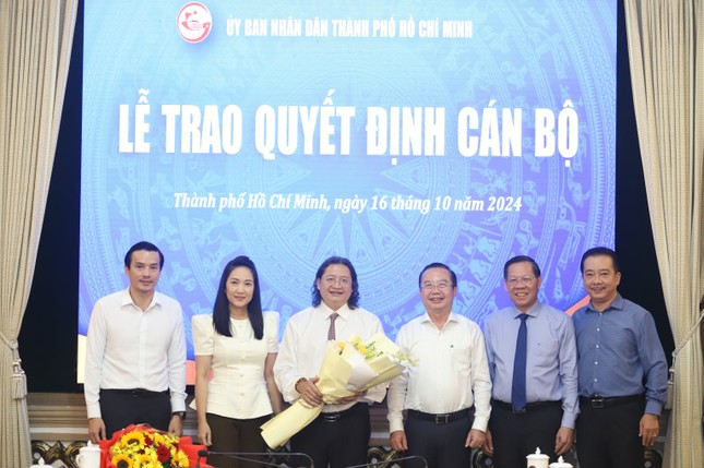 Chủ tịch TPHCM trao quyết định bổ nhiệm Phó Giám đốc Sở Văn hóa và Thể thao ảnh 2