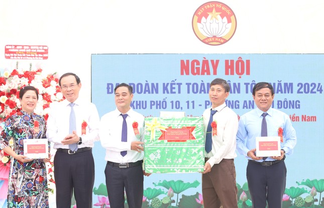 Bí thư TPHCM: Sáng kiến 'nở hoa bên bờ kênh rạch' đáng được khen ảnh 2