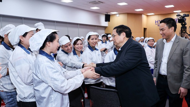 Thủ tướng Phạm Minh Chính tặng quà Tết cho công nhân Hải Dương ảnh 1