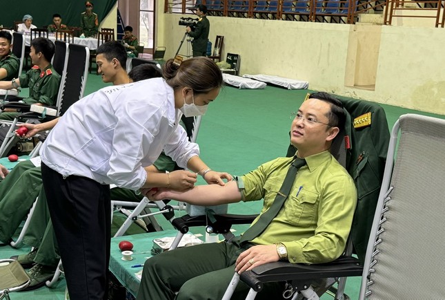 Tuổi trẻ Trường Sĩ quan Lục quân 1 hiến hơn 600 đơn vị máu cứu người ảnh 2