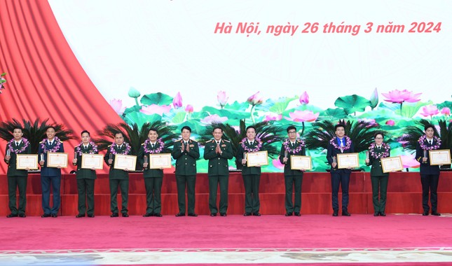 Quân ủy Trung ương - Bộ Quốc phòng vinh danh 45 gương mặt trẻ xuất sắc ảnh 8