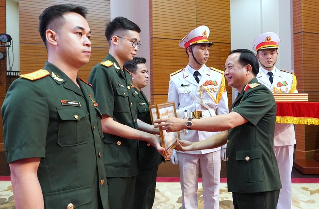 Đại tướng Phan Văn Giang: Thanh niên Quân đội thể hiện khát vọng chiếm lĩnh đỉnh cao khoa học ảnh 7