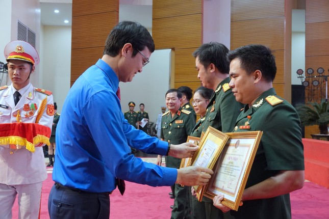 Đại tướng Phan Văn Giang: Thanh niên Quân đội thể hiện khát vọng chiếm lĩnh đỉnh cao khoa học ảnh 11