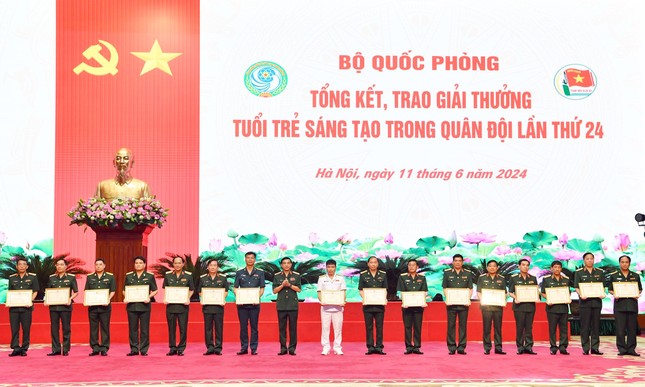 Đại tướng Phan Văn Giang: Thanh niên Quân đội thể hiện khát vọng chiếm lĩnh đỉnh cao khoa học ảnh 6