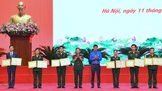Đại tướng Phan Văn Giang: Thanh niên Quân đội thể hiện khát vọng chiếm lĩnh đỉnh cao khoa học ảnh 12