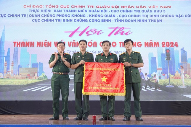 Tuổi trẻ Quân đội và tỉnh Ninh Thuận thi tài tuyên truyền văn hóa giao thông ảnh 3