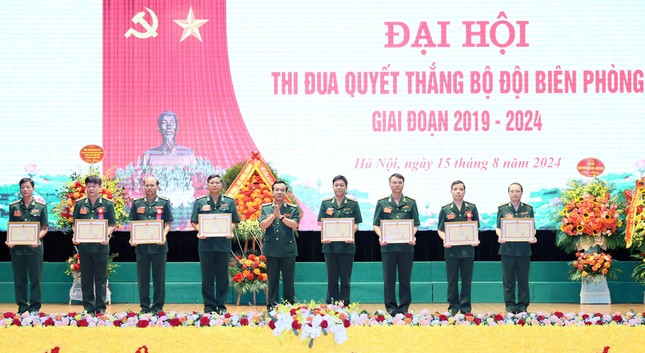 Quân ủy Trung ương, Bộ Quốc phòng tin tưởng Bộ đội Biên phòng sẽ xứng đáng với niềm tin yêu ảnh 12