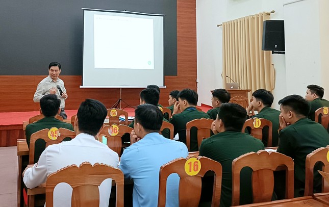 100 thủ lĩnh thanh niên Quân đội giao lưu, trải nghiệm tại Học viện Thanh thiếu niên Việt Nam ảnh 2