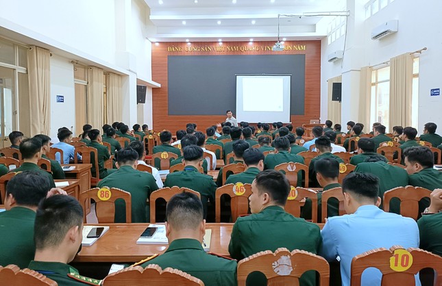 100 thủ lĩnh thanh niên Quân đội giao lưu, trải nghiệm tại Học viện Thanh thiếu niên Việt Nam ảnh 3