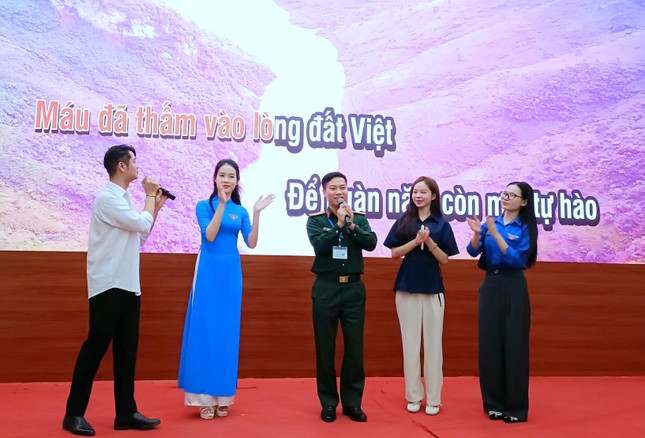 100 thủ lĩnh thanh niên Quân đội giao lưu, trải nghiệm tại Học viện Thanh thiếu niên Việt Nam ảnh 5