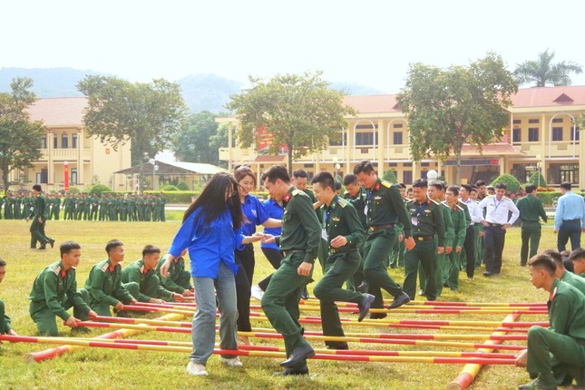 Củng cố niềm tin cho cán bộ Đoàn áo lính ảnh 6