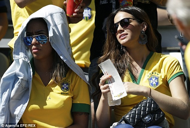 Neymar e sua namorada planejam ter um ‘relacionamento de mão dupla’? foto 2