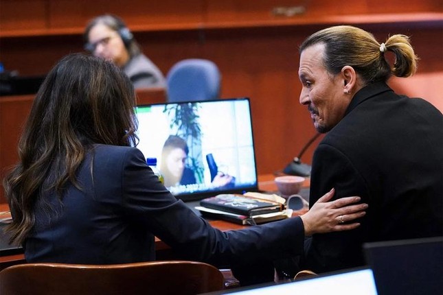 Johnny Depp's series of 'courtroom love stories' suddenly caused a fever, photo 7