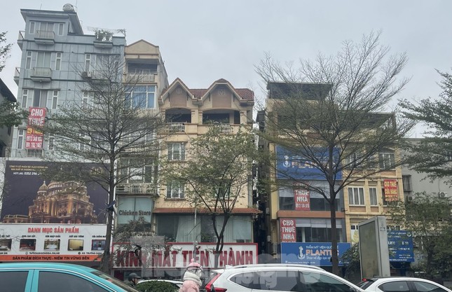 Căn hộ tập thể cũ 'hét' giá cao ngất, la liệt biệt thự bỏ hoang trong KĐT nhiều vi phạm ảnh 7