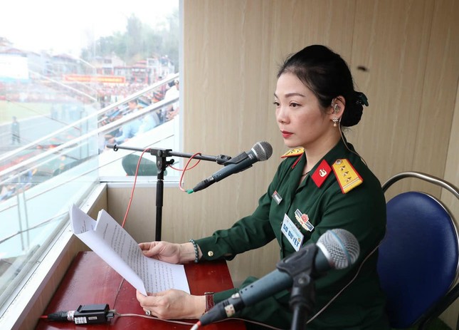 Giọng đọc Lễ kỷ niệm 70 năm Chiến thắng Điện Biên Phủ: Tôi khóc khi trời đổ mưa ảnh 2