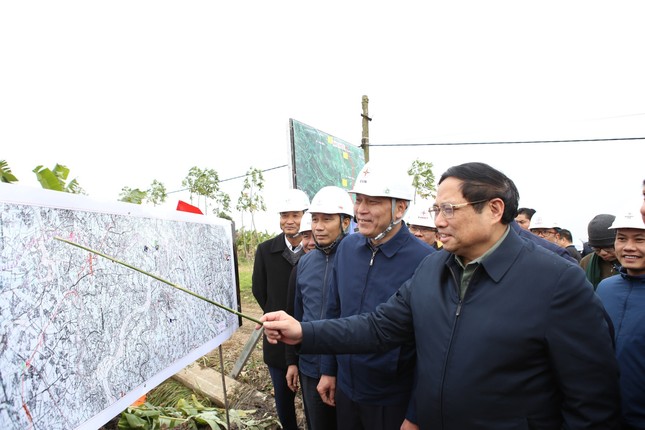 Thủ tướng làm việc về dự án đường dây 500 kV: Chỉ bàn làm, không bàn lùi