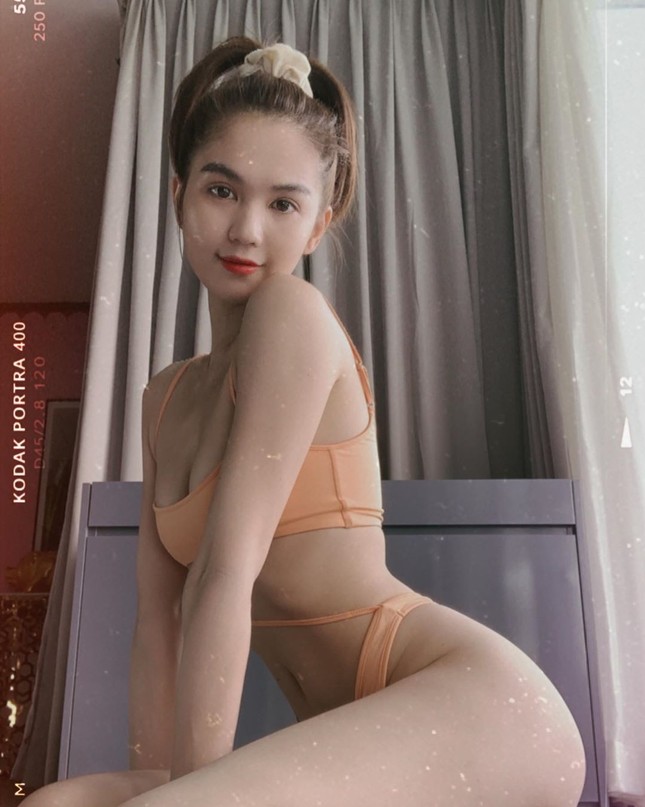 Ngọc Trinh tung ảnh bikini: Mặt ‘búng ra sữa’ đối lập với body ‘nảy lửa’ ảnh 1