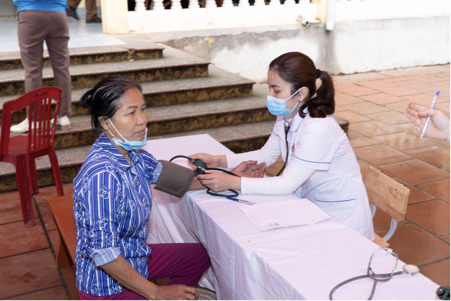 Hơn 30.000 người được khám, chữa bệnh từ chương trình 'Vì Một Việt Nam Khỏe Mạnh hơn' ảnh 2